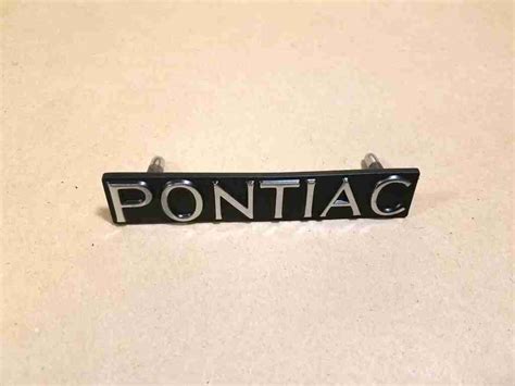 1976-77 Firebird ”Pontiac” Grill Plate/Emblem – CPR Parts