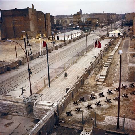 A look back at the rise and fall of the Berlin Wall Photos - ABC News