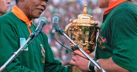 WATCH: How Nelson Mandela changed everything with a rugby jersey - National | Globalnews.ca