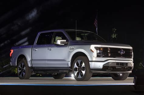 Ford’s F-150 Lightning truck isn’t the electric vehicle we’ve been waiting for - Vox