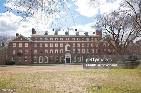 Harvard Hall (Harvard University) Photos and Premium High Res Pictures - Getty Images