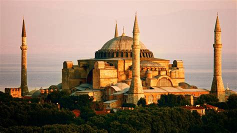 The Stunning Hagia Sophia Museum, Istanbul, Turkey - Traveldigg.com