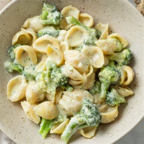 Creamy Broccoli Pasta - One Pot! - The Cozy Cook