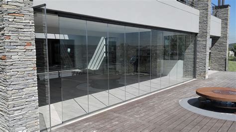 Frameless Sliding Stacking system Maxiview 2 | Maxiview Frameless Glass