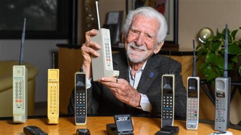 Mobile phone inventor Martin Cooper calls out people’s smartphone addiction | Today News