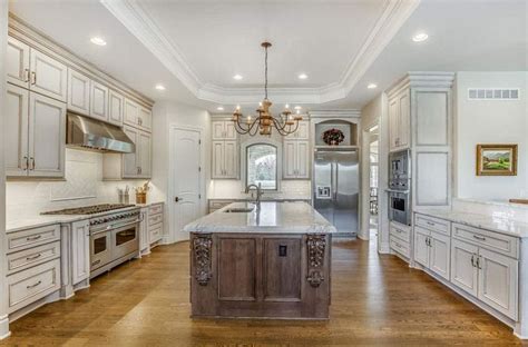 30 Antique White Kitchen Cabinets (Design Photos) - Designing Idea