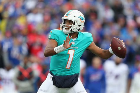 What should the Miami Dolphins do with QB Tua Tagovailoa?