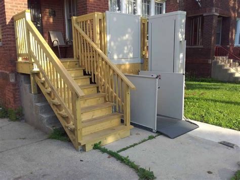 Outdoor Wheelchair Lifts For Your Porch or Deck | Lifeway Mobility