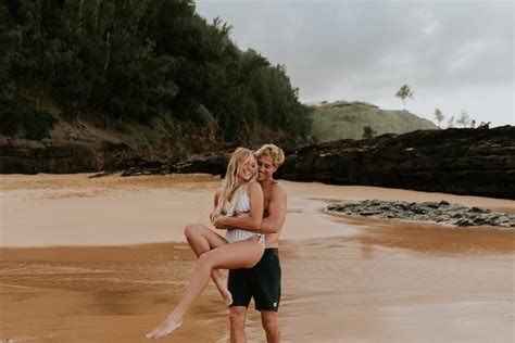 Hawaii Beach Couples Session in Kauai, Hawaii, USA | HoneyBook