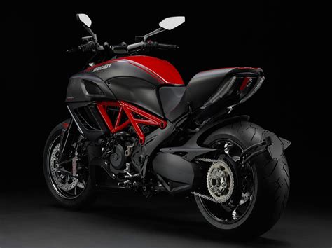 DUCATI Diavel Carbon (2012-2013) Specs, Performance & Photos - autoevolution