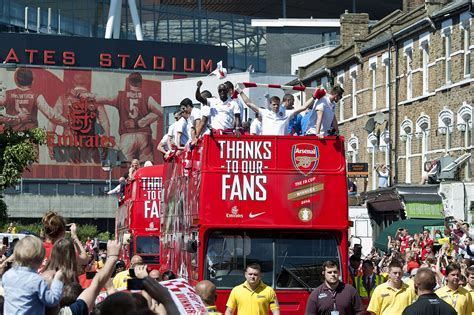 PHOTOS…ARSENAL VICTORY BUS PARADE WITH “THE BEST FOOTBALL FANS IN THE WORLD” | MILE2HERALD (OMG ...