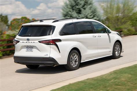 2022 Toyota Sienna Pictures - 117 Photos | Edmunds