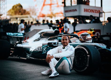 Mercedes-AMG's Lewis Hamilton wins eventful 2018 Formula 1 Japanese Grand Prix