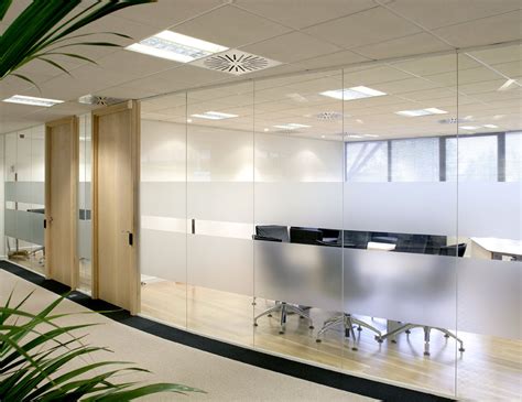 Single Glazed Frameless Glass Partitions & Walls | Avanti Systems USA