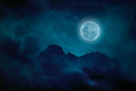 17,500+ Scary Full Moon Stock Photos, Pictures & Royalty-Free Images - iStock