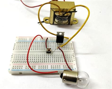 What is TRIAC: Switching Circuit and Applications