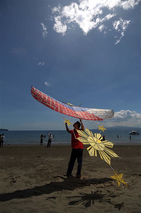 Sarangani Today: Kite flying competition in Sarangani