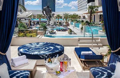 Palms Pool | Cabanas & Daybeds | Hours & Photos | Las Vegas