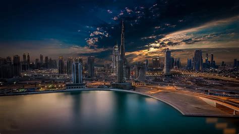 Download Captivating Skyline Of Dubai In 4k Wallpaper | Wallpapers.com