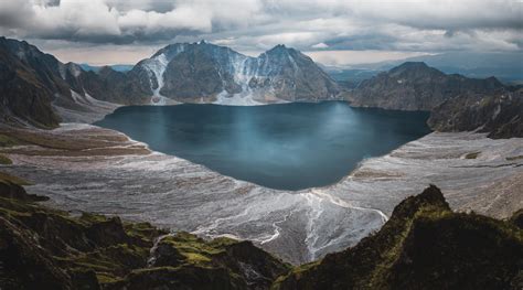 Crater Lake of Mt. Pinatubo Philippines [OC] 3000x1668 https://ift.tt/2xRYmL4 | Crater lake ...