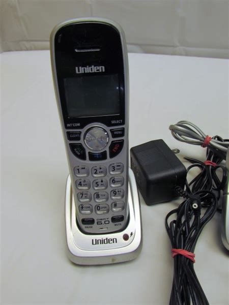 Lot Detail - UNIDEN CORDLESS PHONE WITH 3 HANDSETS