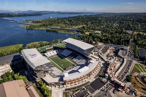 Tailgater Guide: University of Washington - Tailgater Concierge