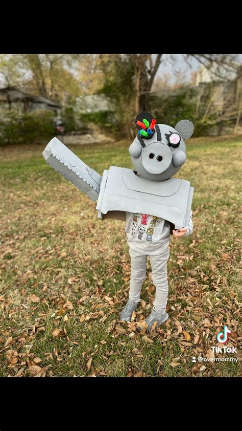 Robby Piggy Roblox Costume 🤖🐷👏🏼 #roblox #robloxpiggy | Halloween diy, Halloween costumes, Halloween