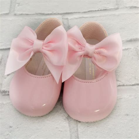 Baby Girls Pink Pram Shoes | Girls Soft Sole Shoes | Bumpalumpa.com