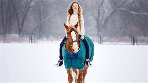 Winter Horse Riding Gear: Essentials For Staying Warm & Safe