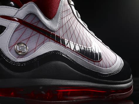 Nike, LeBron James introduce the Air Max LeBron VII - Nike News