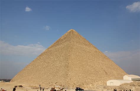 File:Great Pyramid of Giza 2010.jpg - Wikipedia