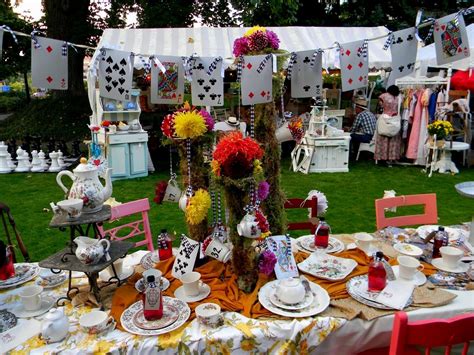 10 Stylish Alice In Wonderland Party Ideas For Adults 2024