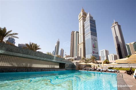 Jumeirah Emirates Towers Pool: Pictures & Reviews - Tripadvisor