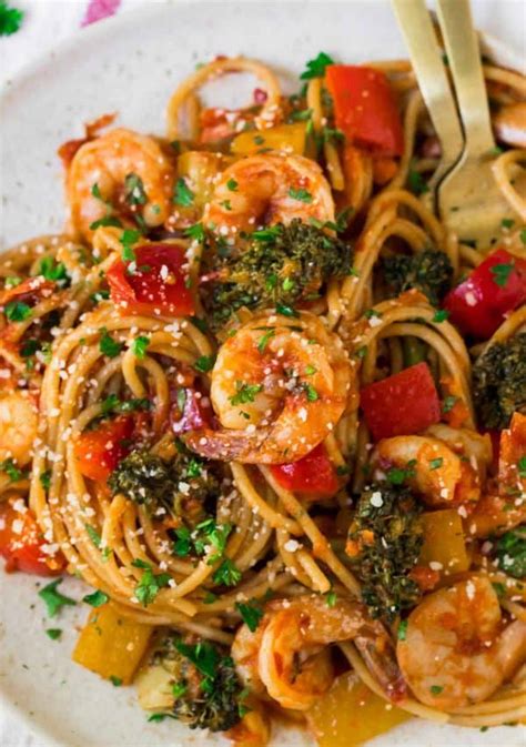 Spicy Shrimp Pasta {Creamy Spgahetti Recipe!} - WellPlated.com