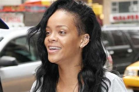 10 Times Rihanna No Makeup Photos Made Us Appreciate Our Natural Self