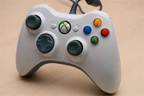 File:Xbox 360 wired controller 1.jpg - Wikipedia