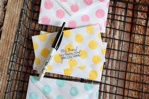 How to Make Polka Dot Envelopes | the Polka Dot Chair | Diy envelope, Envelope lettering, Cute ...