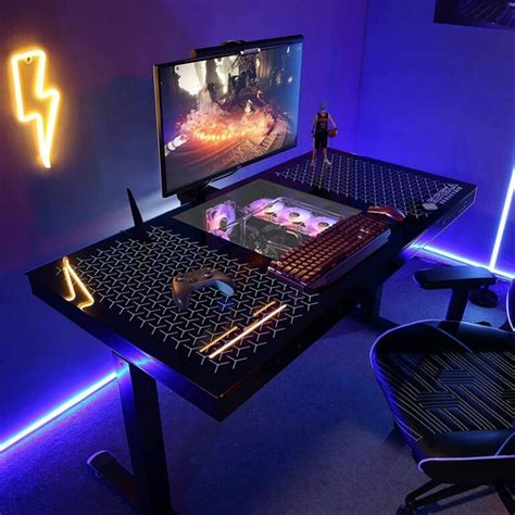 4 Of the Coolest Glass Gaming Desks EVERMADE!!