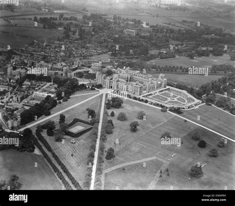 Windsor castle aerial view hi-res stock photography and images - Alamy