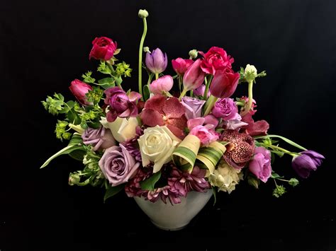 Spring Mix.Fresh Flower arrangement with spring flowers in Miami , FL | Luxury Flowers Miami