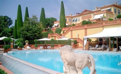 Villa Leopolda, An Oasis In The French Riviera | The Most Expensive Homes