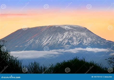 Sunrise on Mount Kilimanjaro Stock Photo - Image of mountain, morning: 10175112