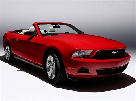 Ford Mustang GT Convertible High Resolution Image (5 of 12)