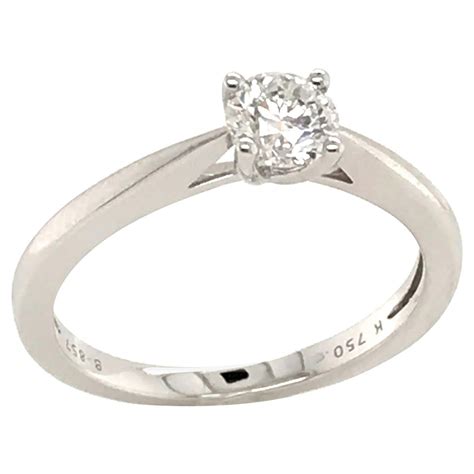 White Diamond Certified Color F on White Gold 18 Karat Solitaire Ring For Sale at 1stDibs