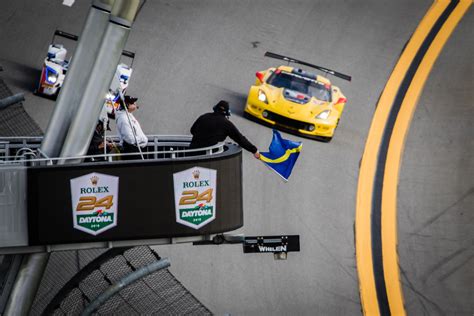 24 Stunning Photos from the Rolex 24 at Daytona - Airows