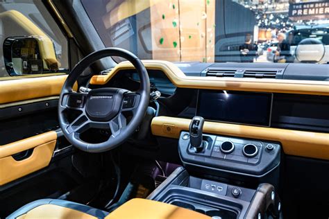 The 2020 Land Rover Defender's Unique Interior Makes It Cozier Than Competitors