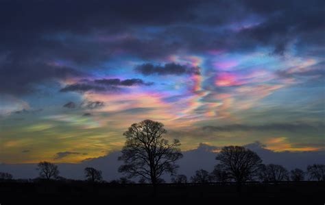 UK weather: These rainbow Nacreous clouds are beautifully haunting | Metro News