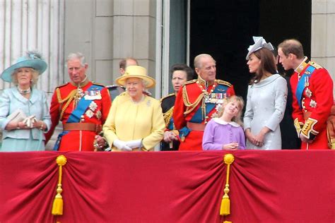 crown of queen elizabeth ii British monarchs longest reigning royal worldatlas - gaylordalexandr