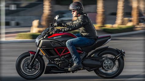 DUCATI Diavel Carbon (2014-2015) Specs, Performance & Photos - autoevolution