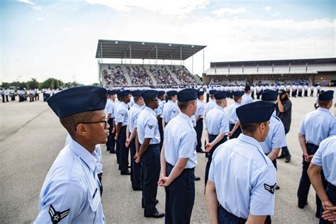 As Uniform Shortage Looms, Some BMT Grads Go With Fewer Service Dress Items | Air & Space Forces ...